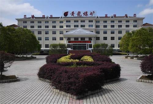 貴州黔西能源開發有限公司用巨匠大扭矩氣動架柱式鉆機 貴州黔西能源開發有限公司用巨匠大扭矩氣動架柱式鉆機