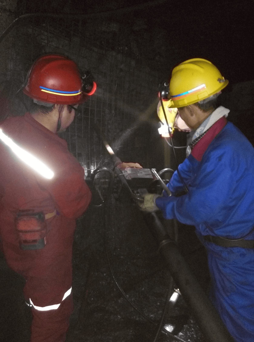 伊泰集團(tuán)再次喜提2臺氣動(dòng)架柱式鉆機(jī)，煤礦大佬為何獨(dú)寵巨匠